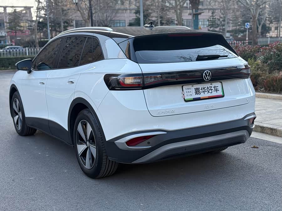 Volkswagen ID.4 X 2025 immagine di auto #11