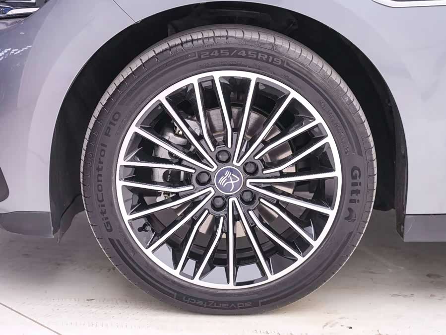 BYD Han 2023 car image #11