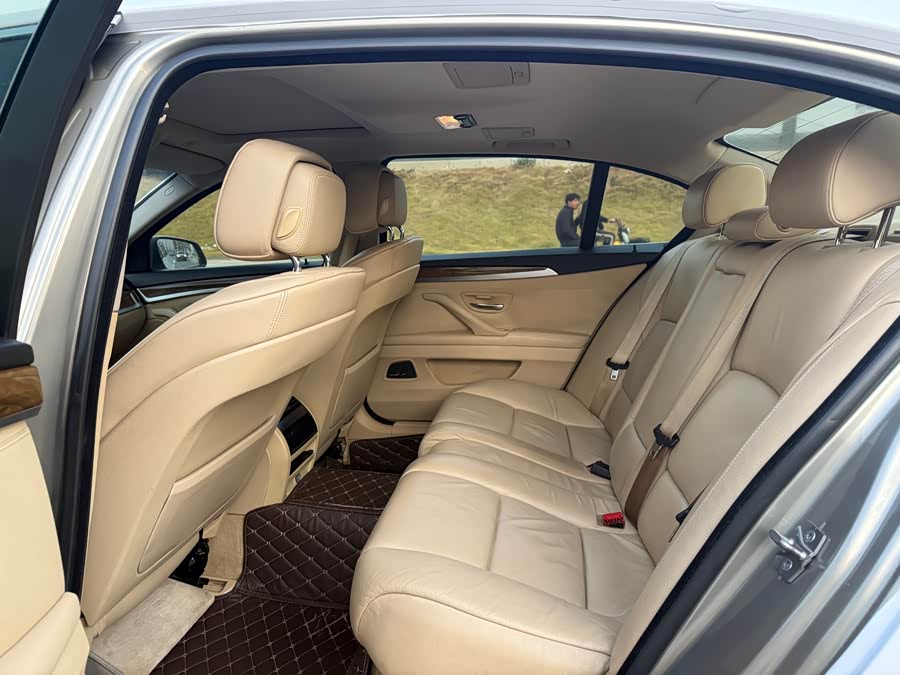 BMW 5 Series 2011 image de voiture #11