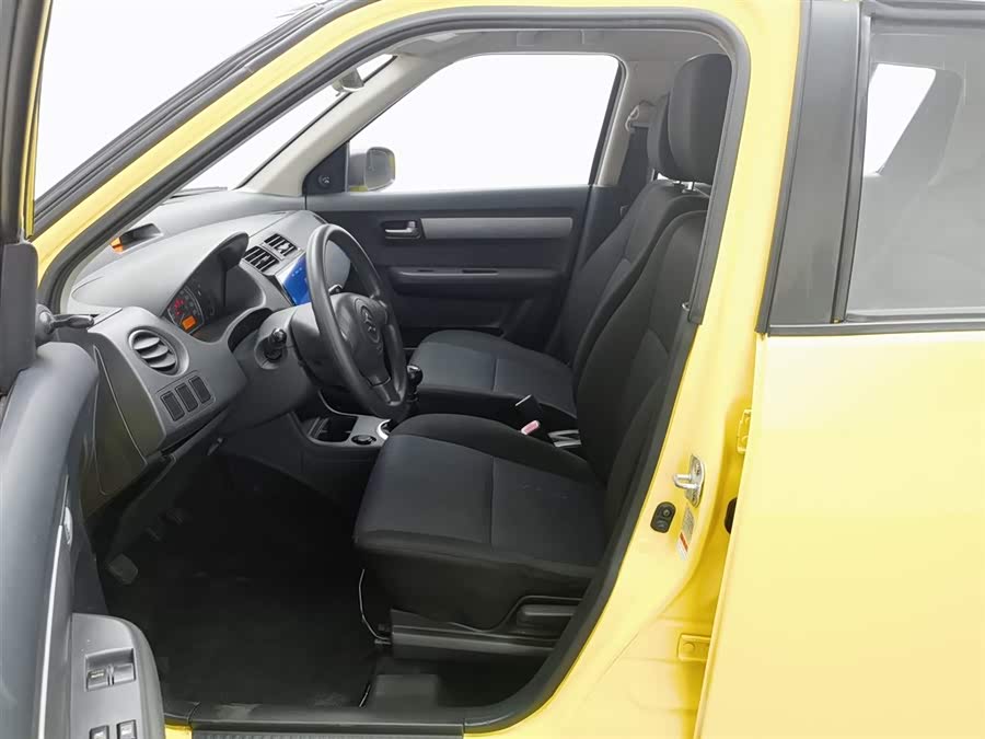 Suzuki Swift 2012 car image #11
