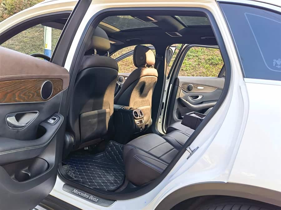 Mercedes-Benz GLC Class 2020 car image #11