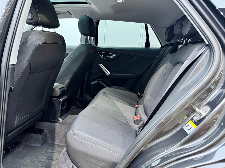 Audi Q2L 2020 immagine di auto #11