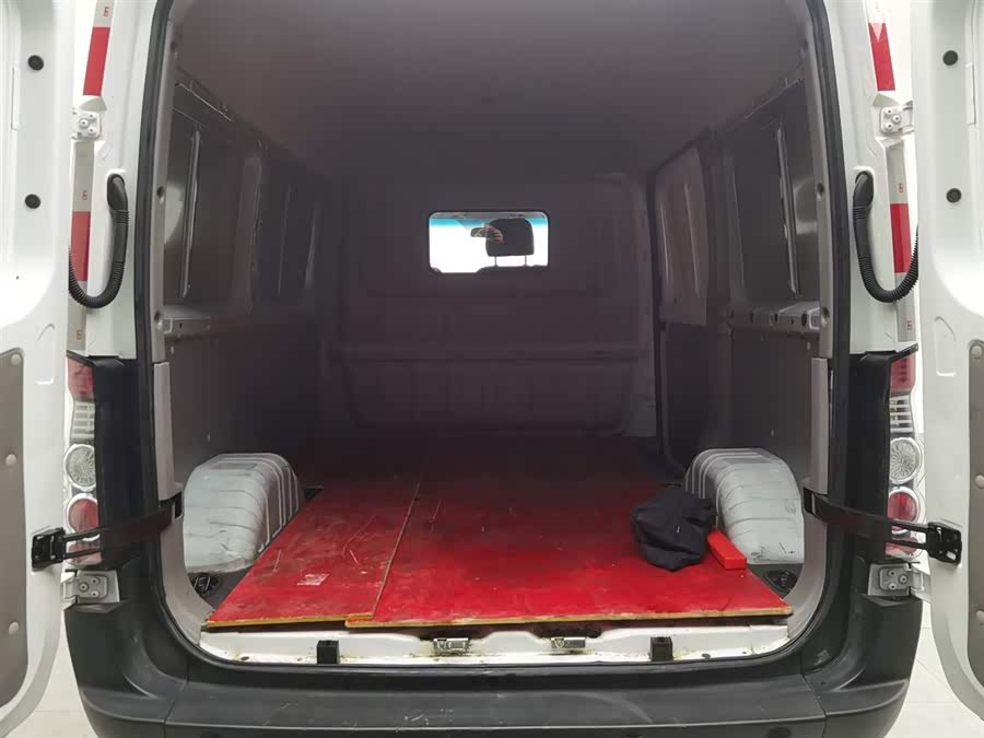 JAC 2024 car image #11