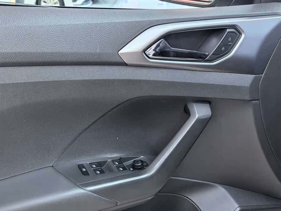 Volkswagen T-Cross 2021 car image #11
