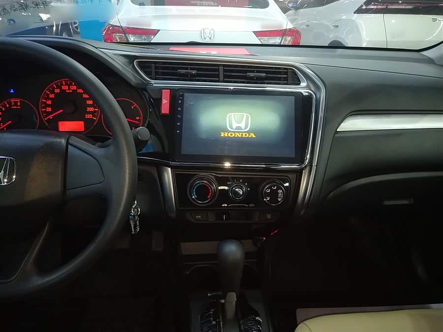 Honda Greiz 2018 изображение автомобиля #11