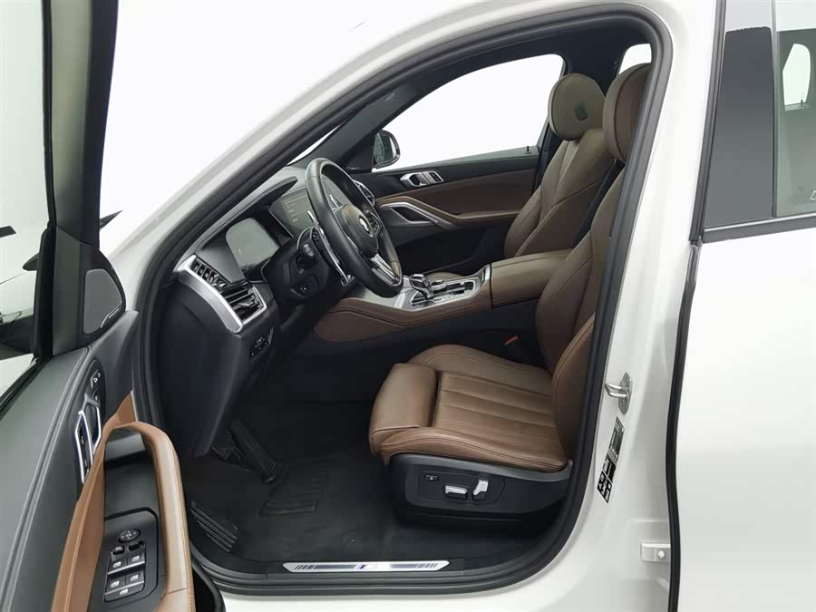 BMW X6 2022 car image #11