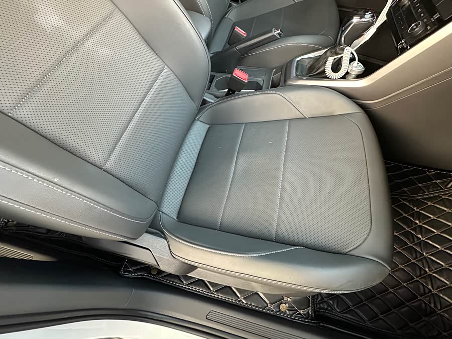 Volkswagen T-Cross 2020 car image #11