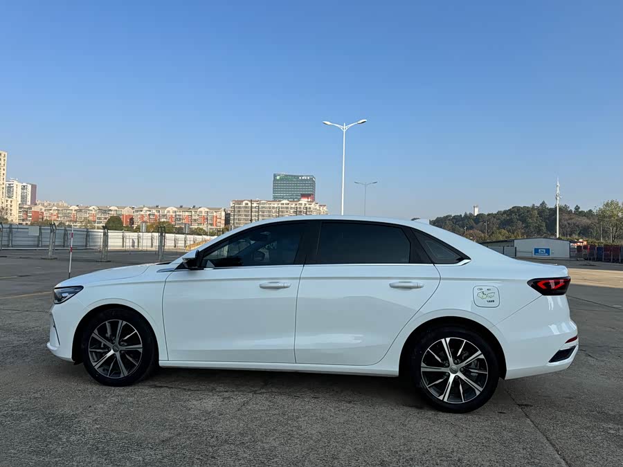 GEELY Emgrand 2022 #11 GEELY Emgrand 2022 car image #11