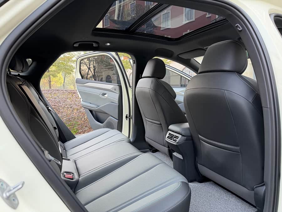 BYD Qin L 2025 car image #11