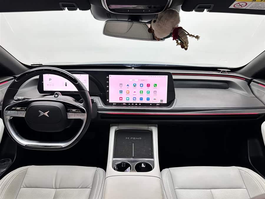 Xpeng P7 2023 immagine di auto #11