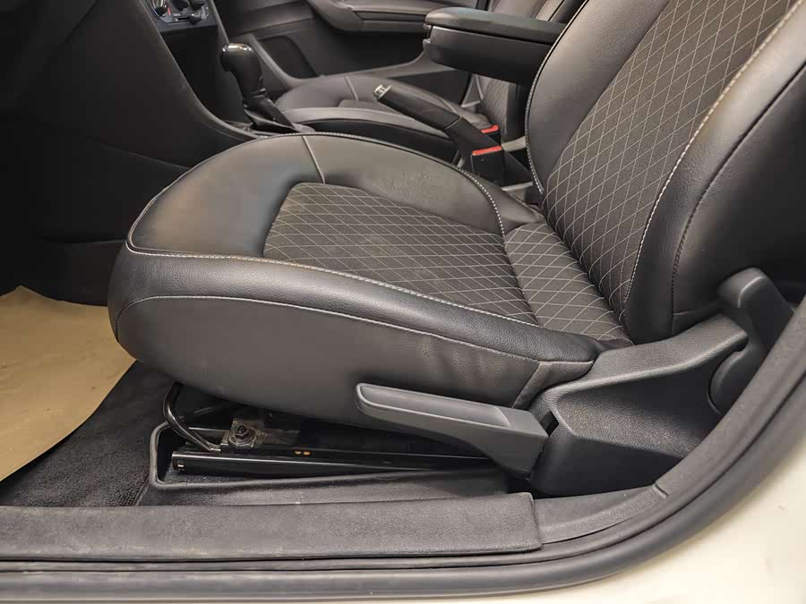 Skoda Rapid Spaceback 2019 car image #11