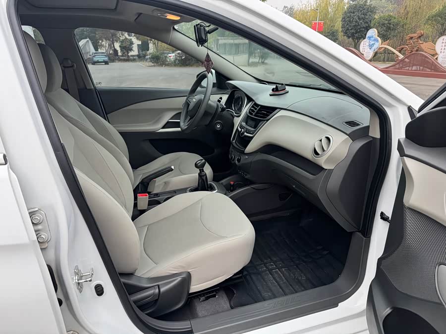 Chevrolet Sail 2015 immagine di auto #11