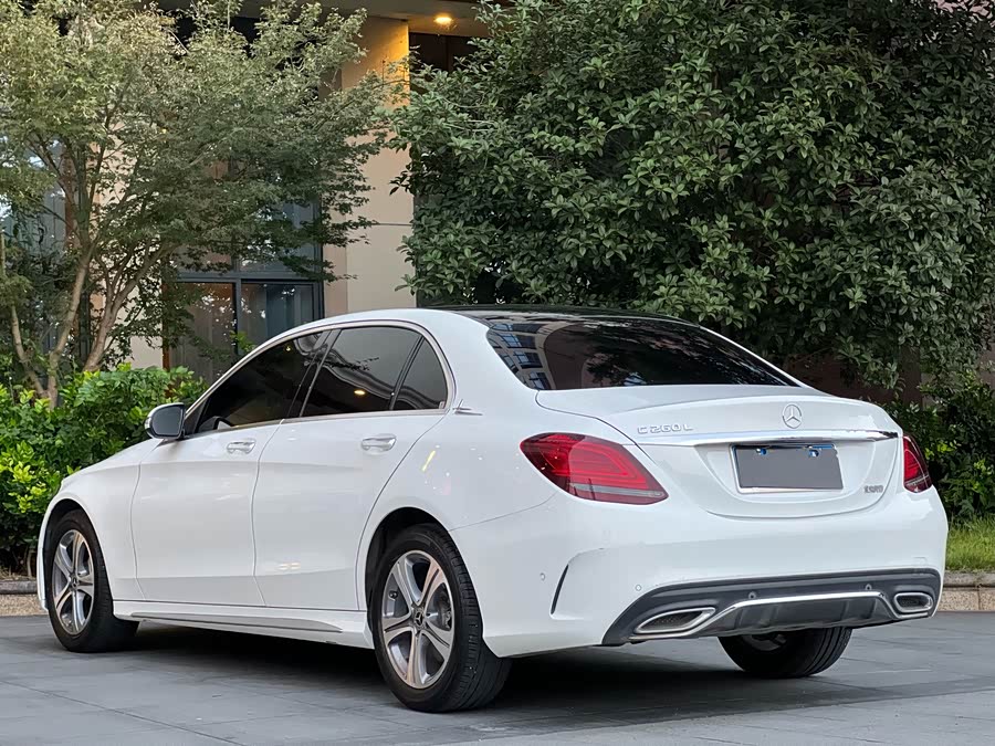 Mercedes-Benz C Class 2019 car image #11