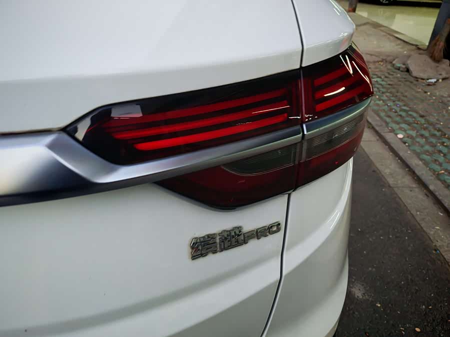 GEELY Coolray 2020 car image #11