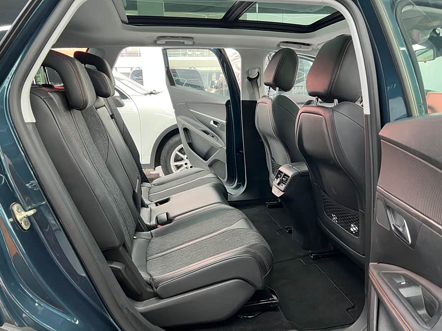 Peugeot 5008 2018 #11 Peugeot 5008 2018 car image #11
