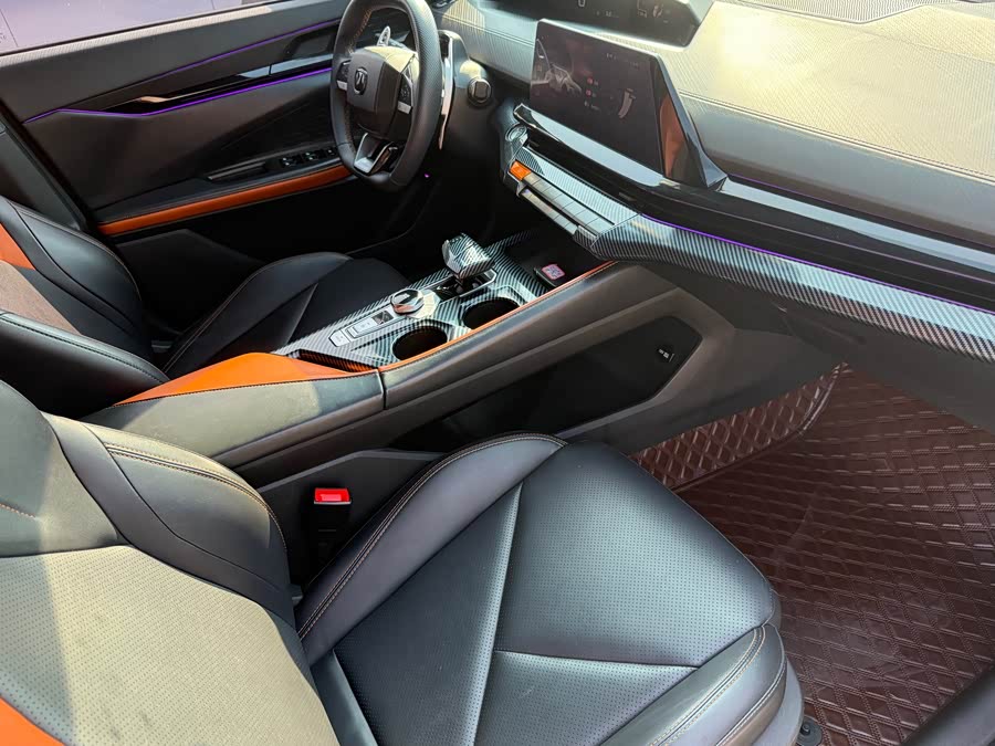 Changan UNI-V 2022 صورة سيارة #11