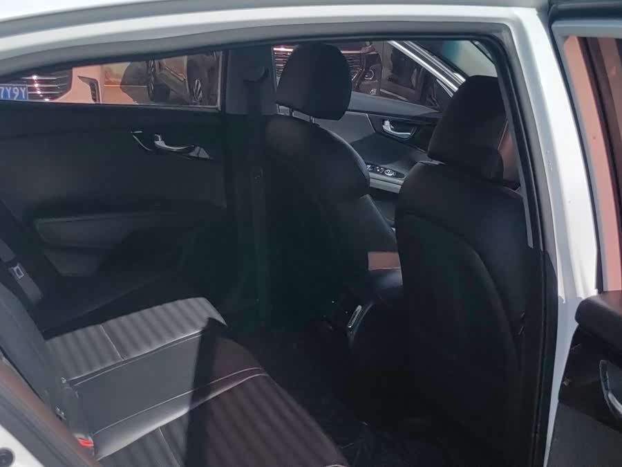 Kia K5 2018 imagem de carro #11