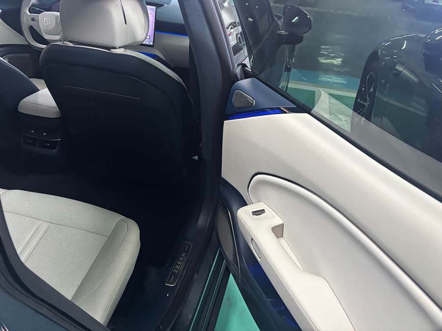 极氪 极氪007 2024 汽车图片 #11