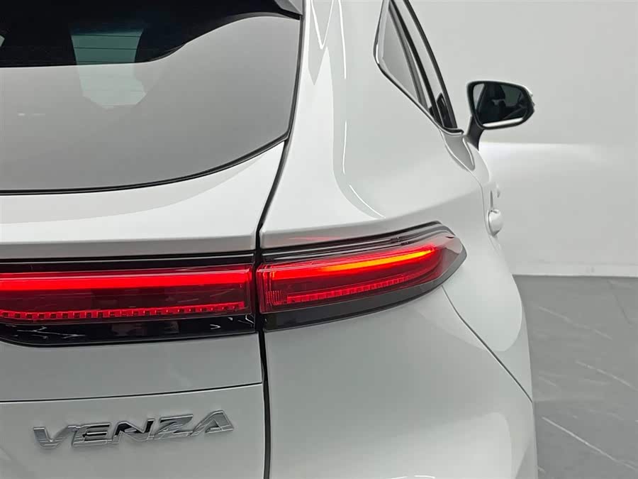 Toyota Venza 2023 #11 Toyota Venza 2023 car image #11