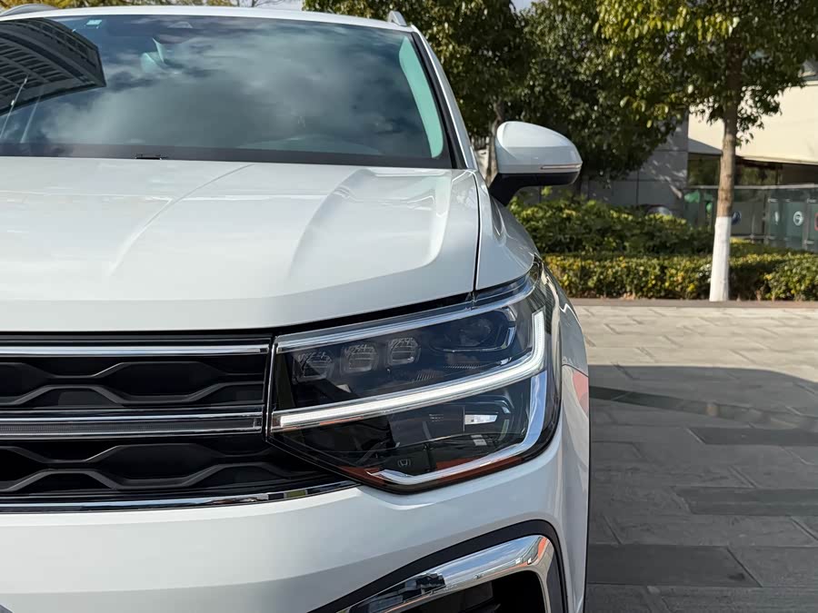 Volkswagen Tharu 2023 car image #11
