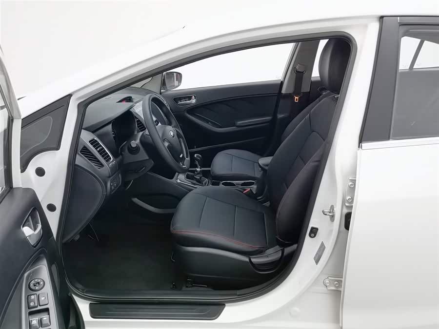 Kia K3 2016 car image #11