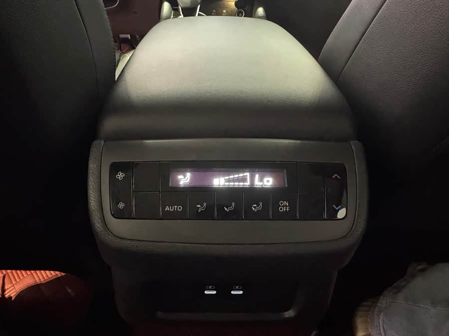Nissan Pathfinder 2024 car image #11