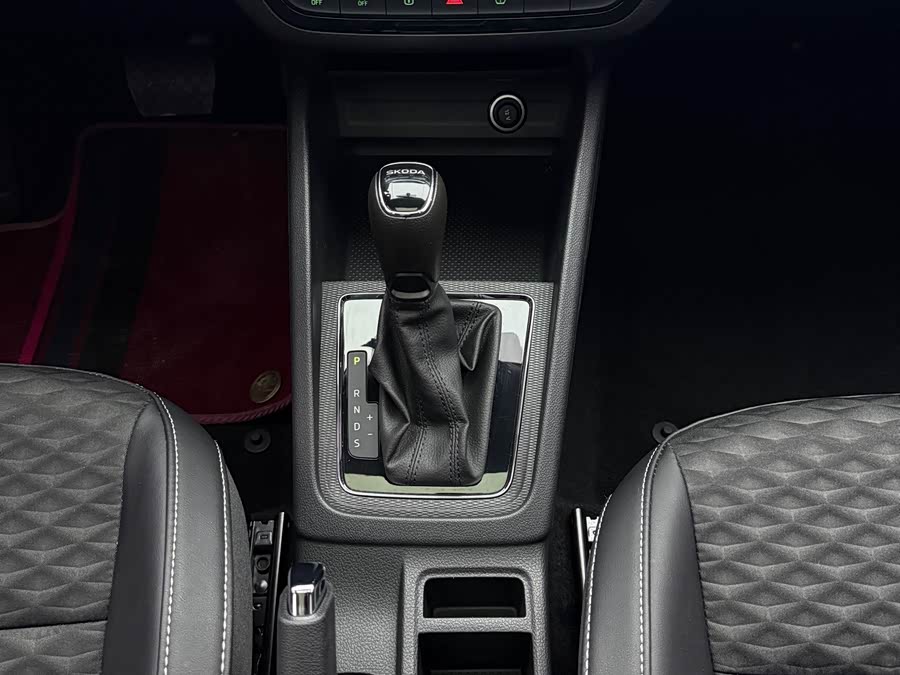 Skoda Kamiq 2021 imagem de carro #11