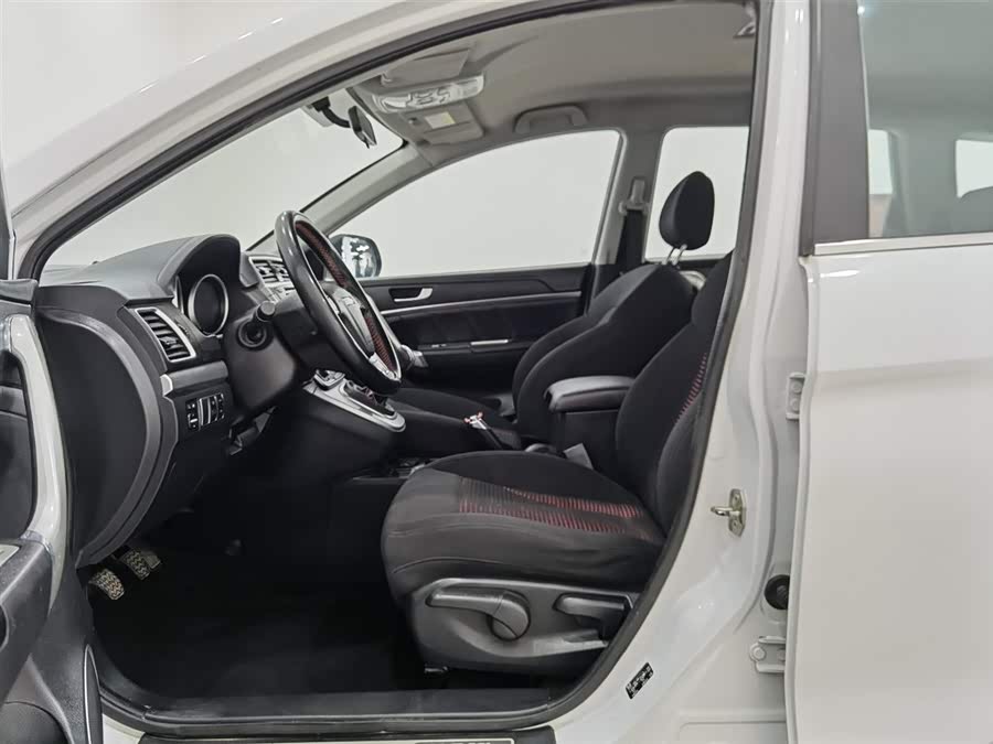 Haval M6 2018 #11 Haval M6 2018 car image #11