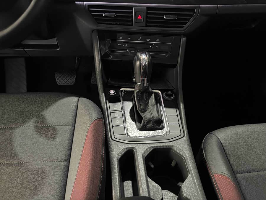 Volkswagen Bora 2020 car image #11
