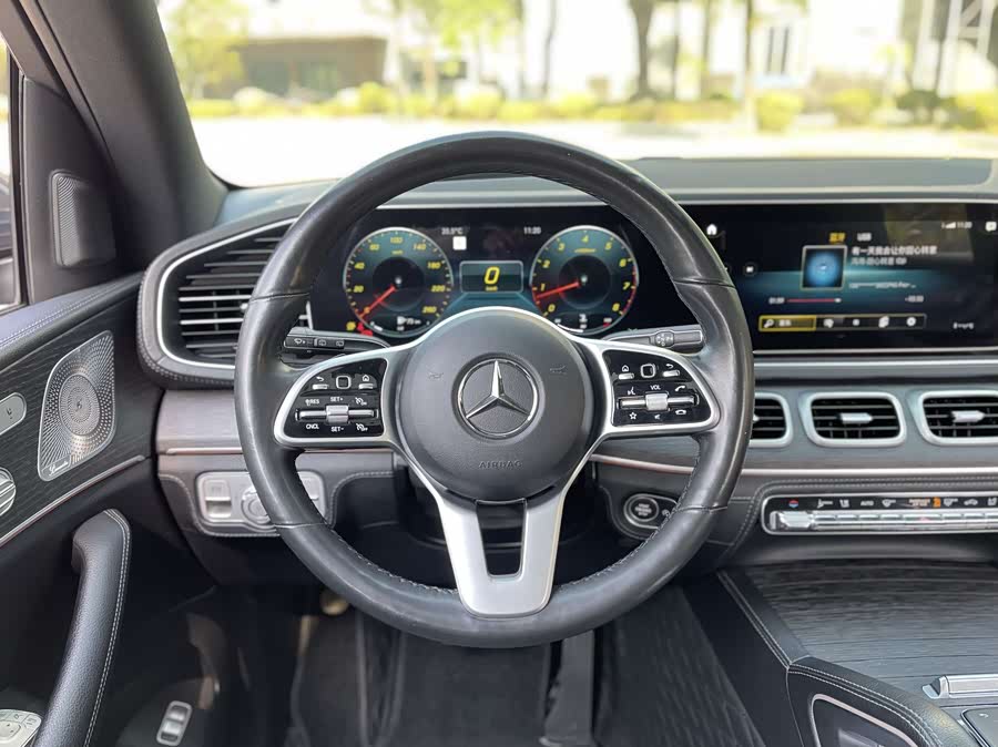 Mercedes-Benz 2020 car image #11