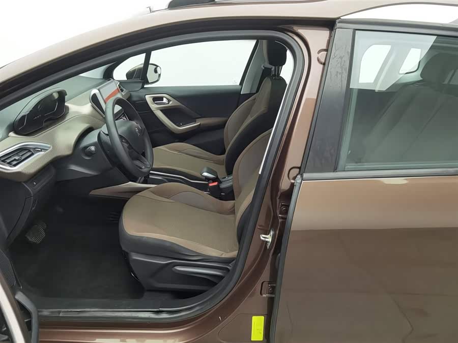 Peugeot 2008 2014 car image #11