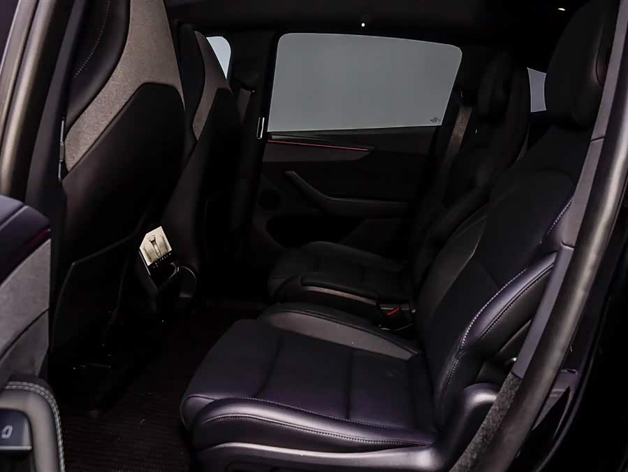 特斯拉 Model Y L 2025 汽车图片 #11