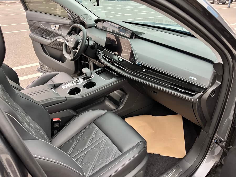 Changan UNI-K iDD 2025 car image #11