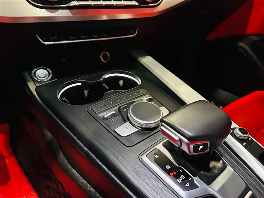Audi A4L 2020 car image #11