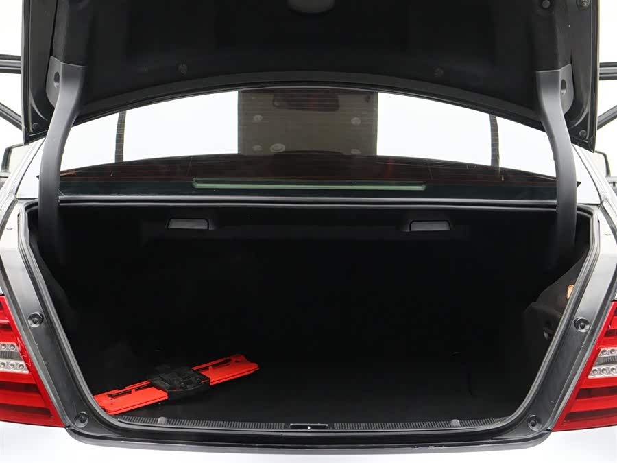 Mercedes-Benz C AMG 2010 immagine di auto #11