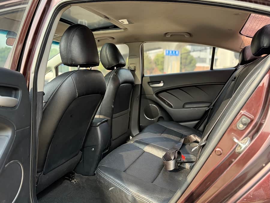 Kia K3 2014 car image #11