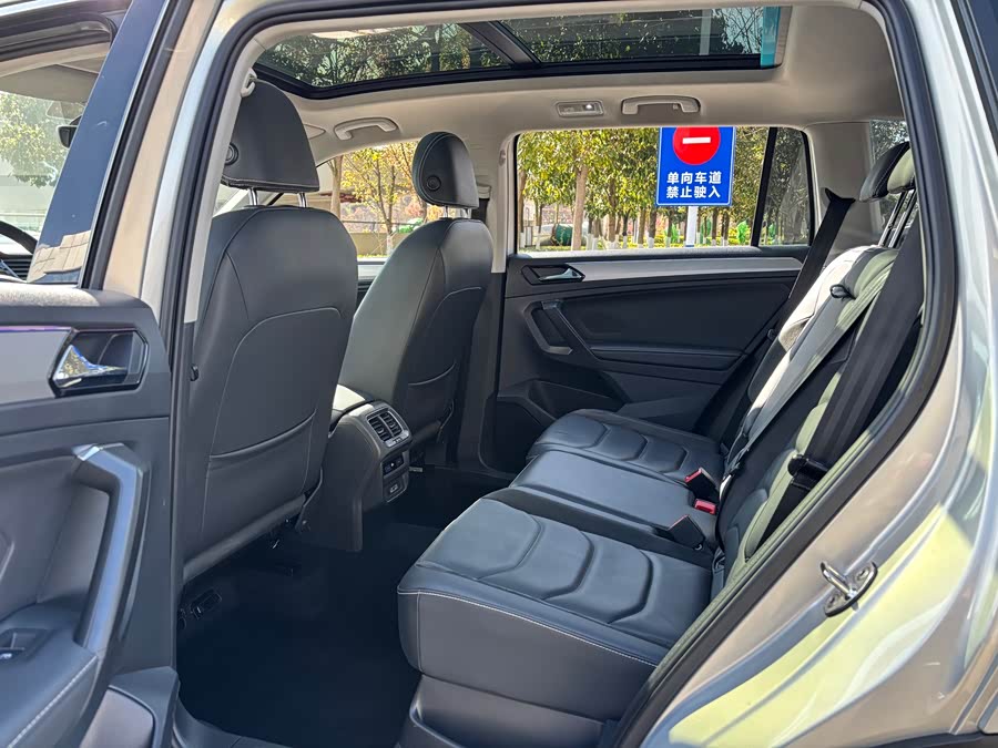 Volkswagen Tiguan L 2018 #11 Volkswagen Tiguan L 2018 car image #11
