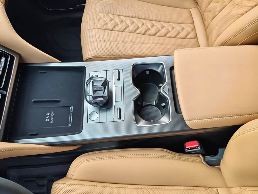BYD SongL DM-i 2025 car image #11