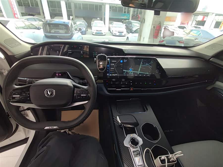 Changan UNI-K iDD 2022 car image #11