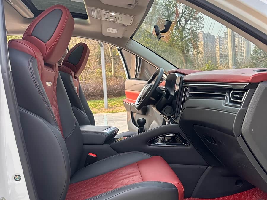 Forthing T5 2018 صورة سيارة #11