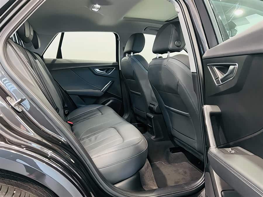 Audi Q2L 2024 imagem de carro #11