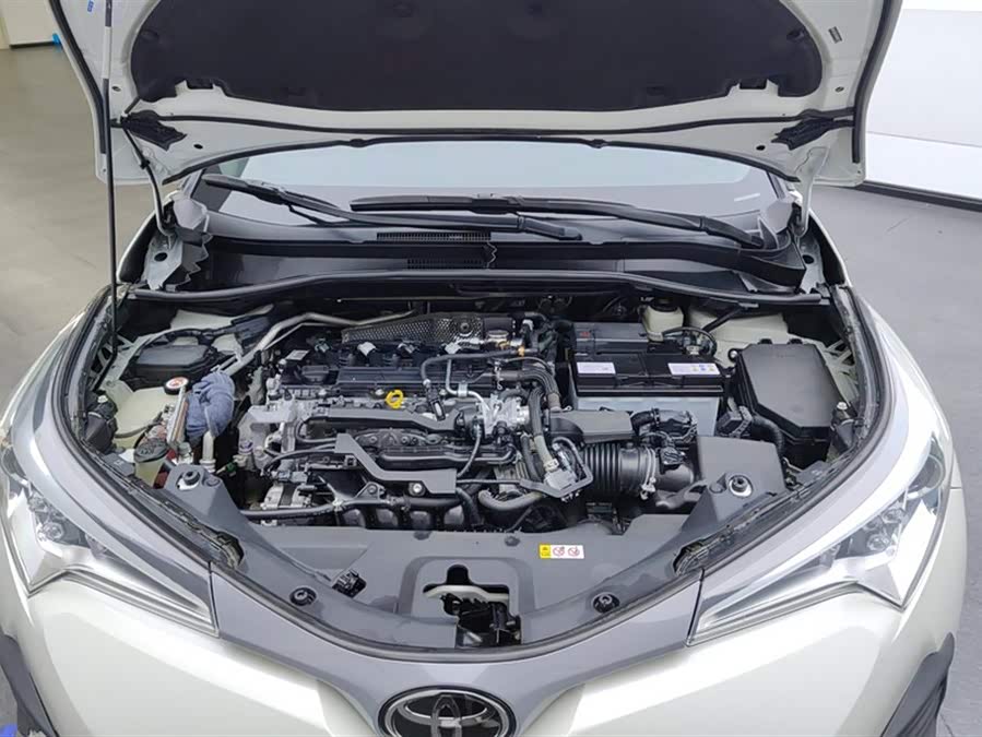 Toyota C-HR 2019 immagine di auto #11