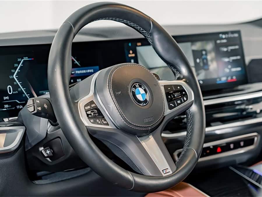 BMW X6 2024 car image #11