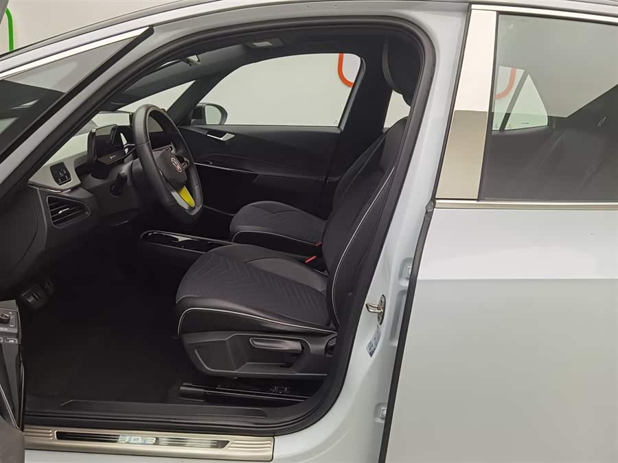 Volkswagen ID.3 2023 immagine di auto #11