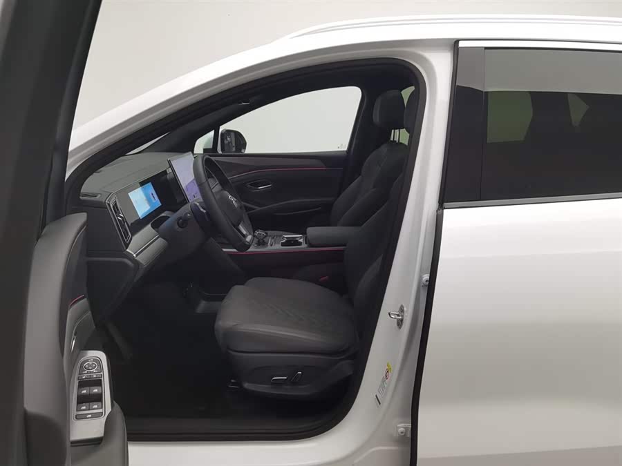 BYD SongL DM-i 2025 car image #11