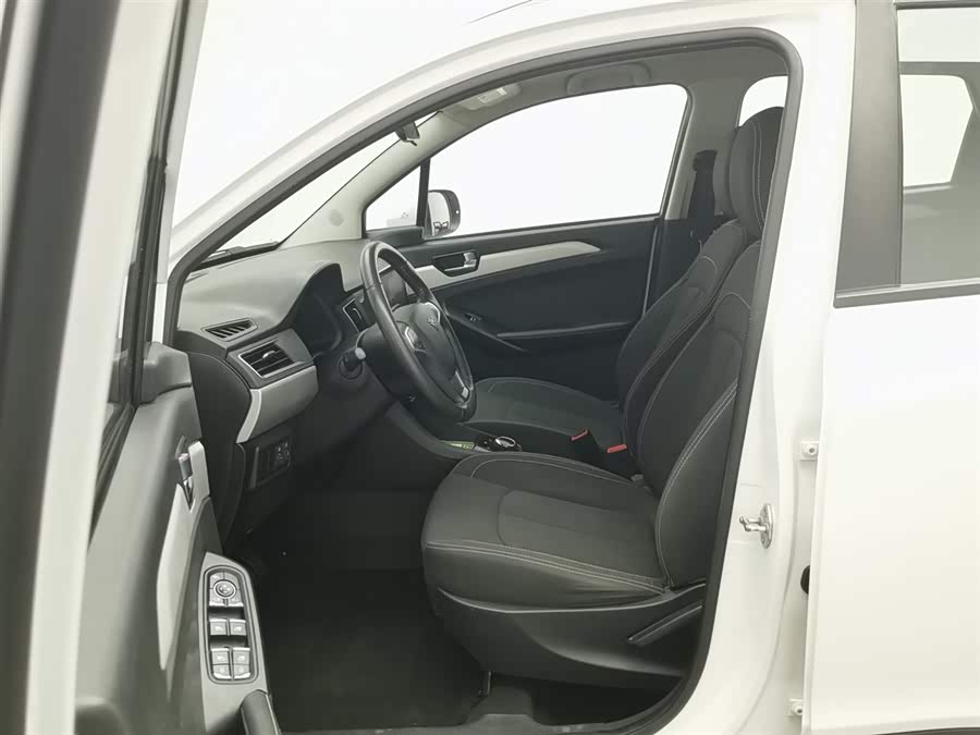 哪吒汽车 哪吒N01 2020 #11 哪吒汽车 哪吒N01 2020 汽车图片 #11