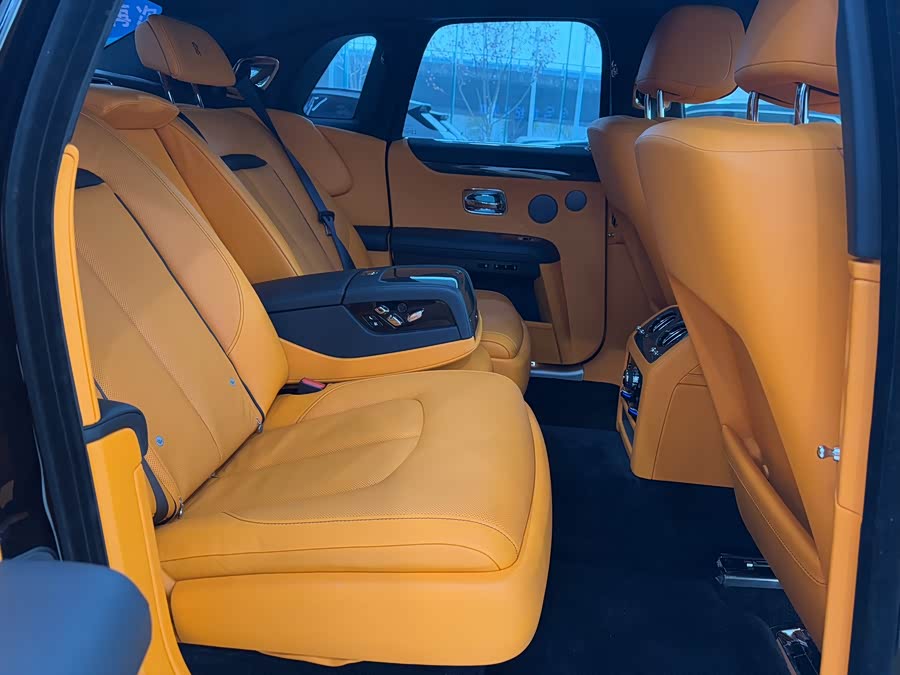 劳斯莱斯 古思特 2022 汽车图片 #11