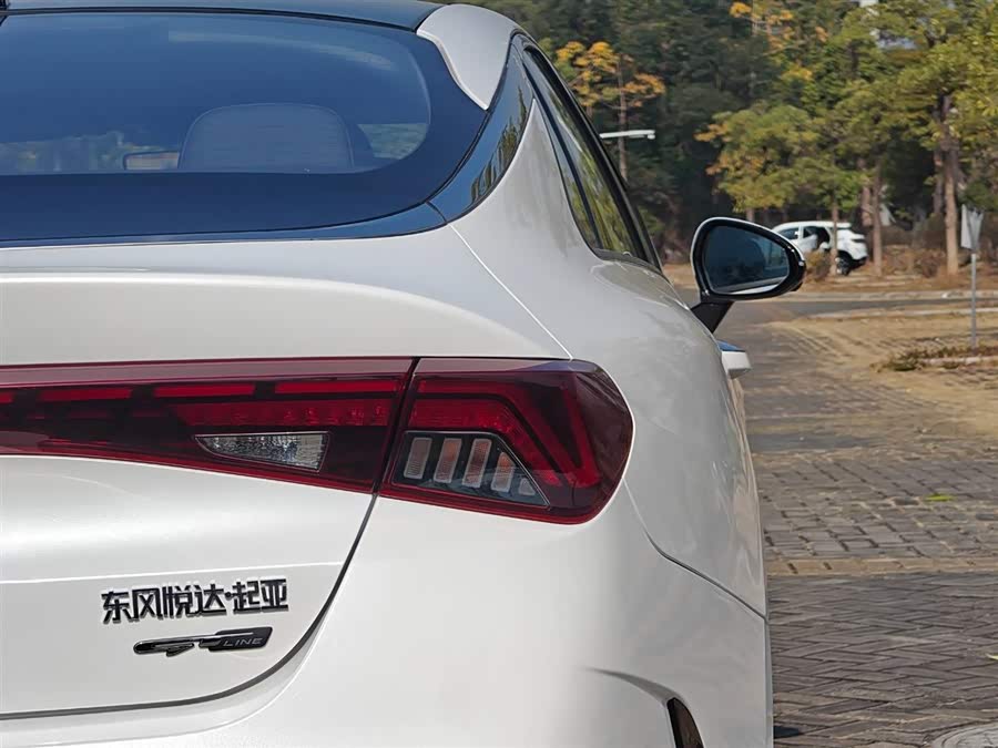 Kia K5 2021 car image #11