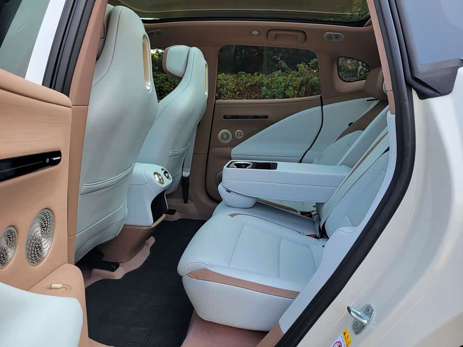 Avatr 07 2025 car image #11