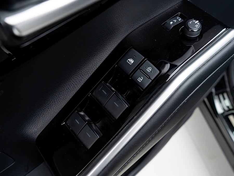 Toyota Highlander 2024 car image #11